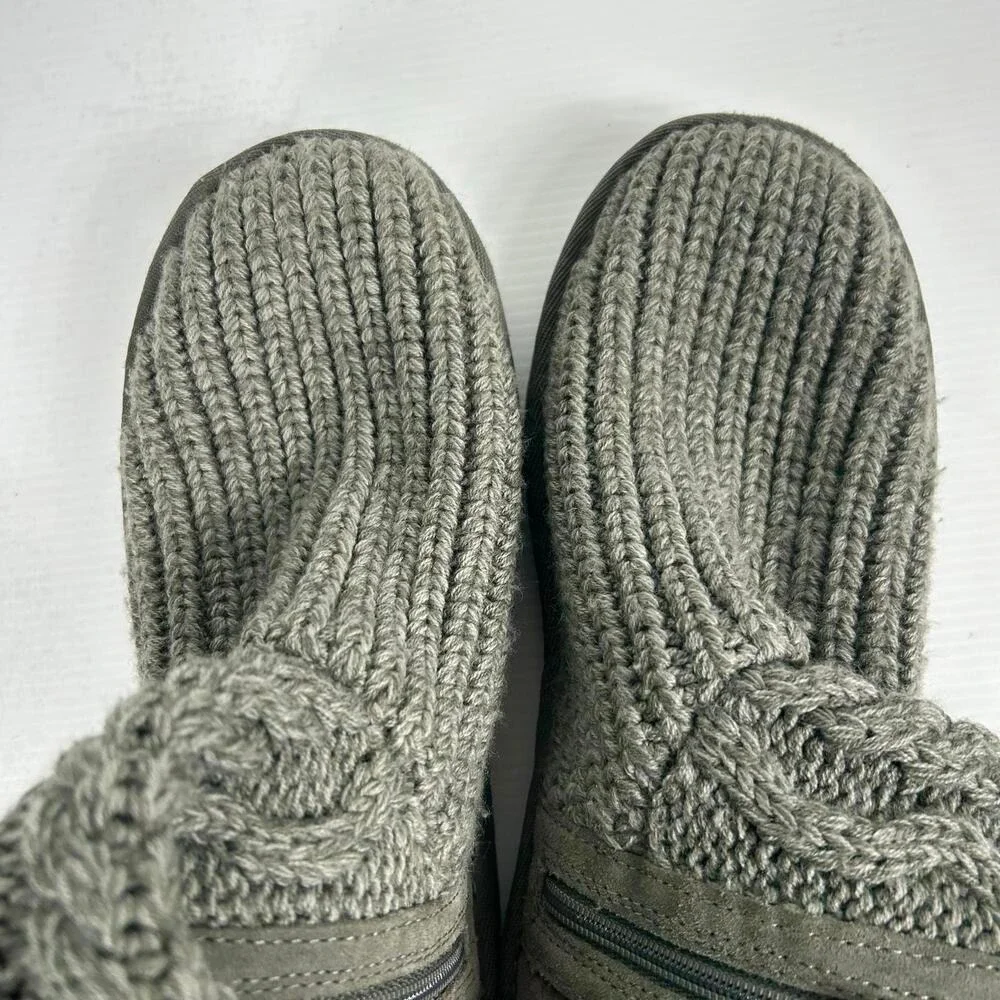 UGG Size 4 Girls‎ Classic Cardy Cable Knit Boots Sweater Side Zip Cardi Kids